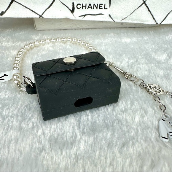 AirPods case with pearl chain and charms! - Picture 3 of 6